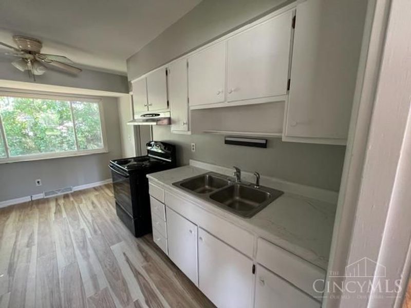 10903 Sharondale Road, Sharonville, OH 45241 Photo 5