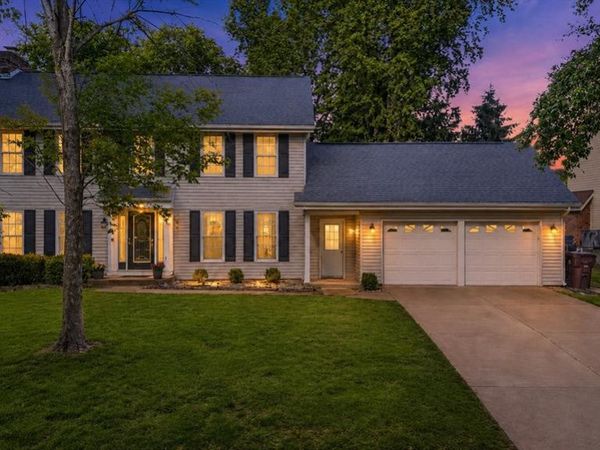 9 Carriage Way W, St Peters, MO 63376
