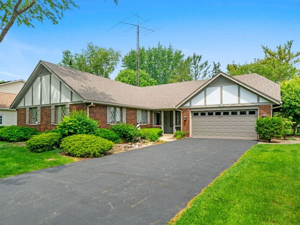 2445 Coach And Surrey Lane , Aurora, IL 60506