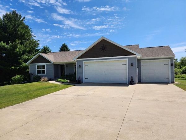 7300 N 30th Street, Richland, MI 49083