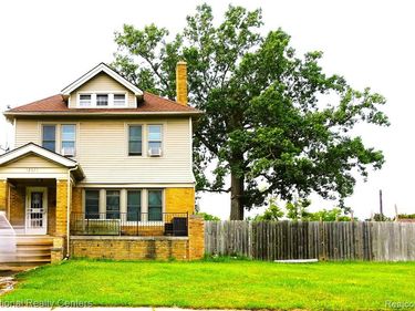 12631 Wilshire Drive, Detroit, MI 48213