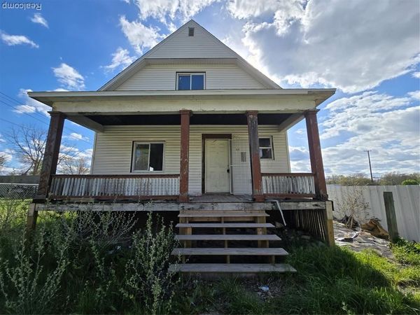 611 S 4th Avenue, Saginaw, MI 48607