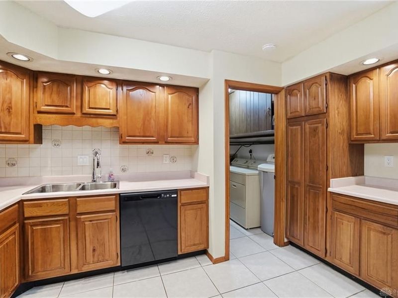 4100 Danern Drive, Beavercreek, OH 45430 Photo 17