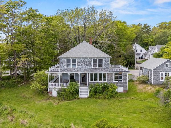 34 Langsford Road, Kennebunkport, ME 04046