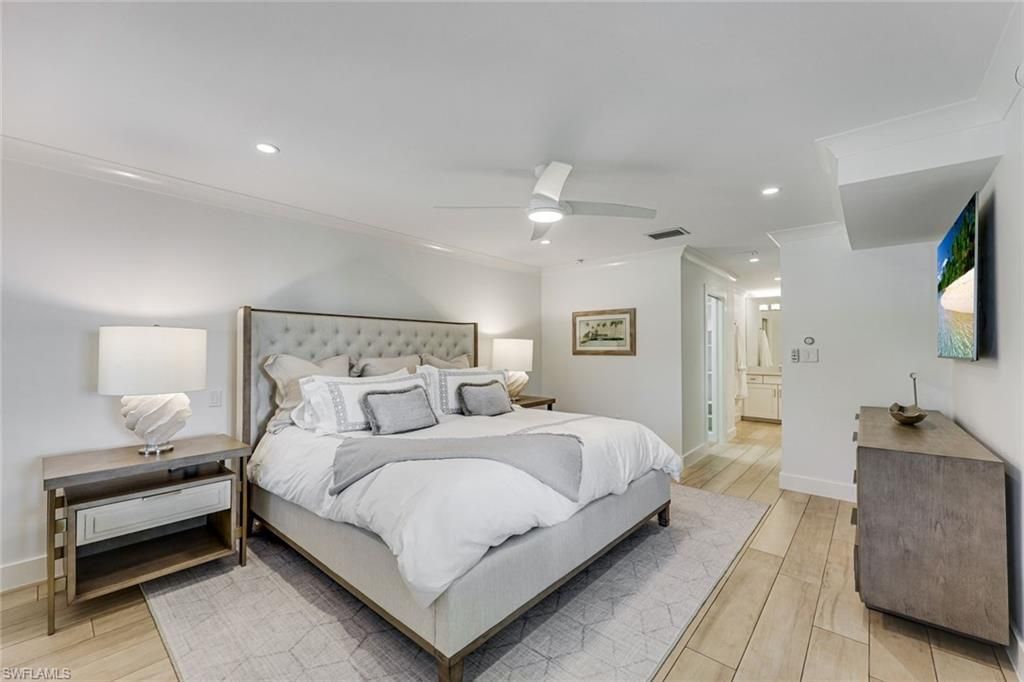 225 5th Ave S, Unit 104, Naples, FL 34102 Photo