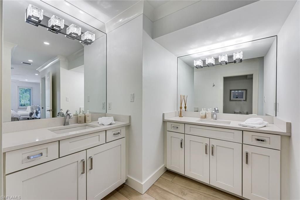 225 5th Ave S, Unit 104, Naples, FL 34102 Photo
