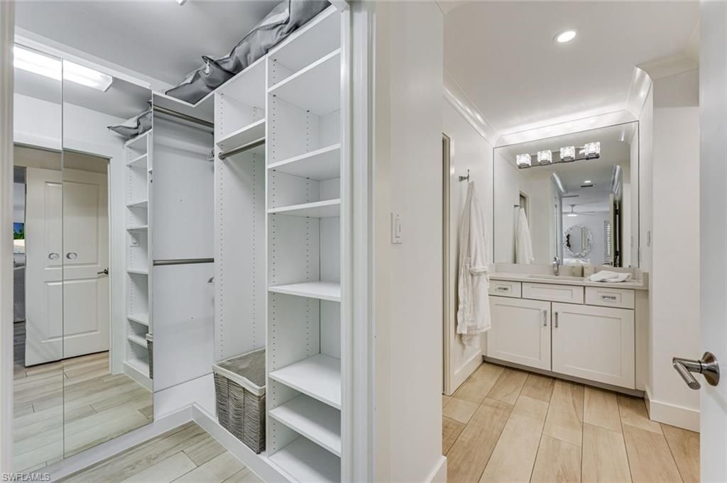 225 5th Ave S, Unit 104, Naples, FL 34102 Photo