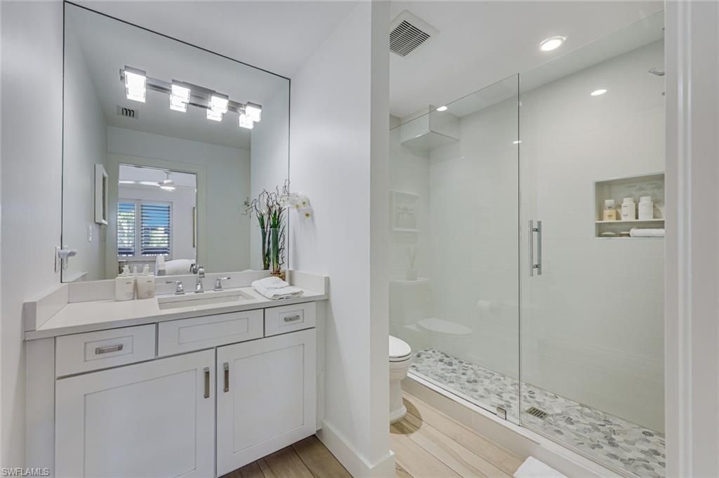 225 5th Ave S, Unit 104, Naples, FL 34102 Photo