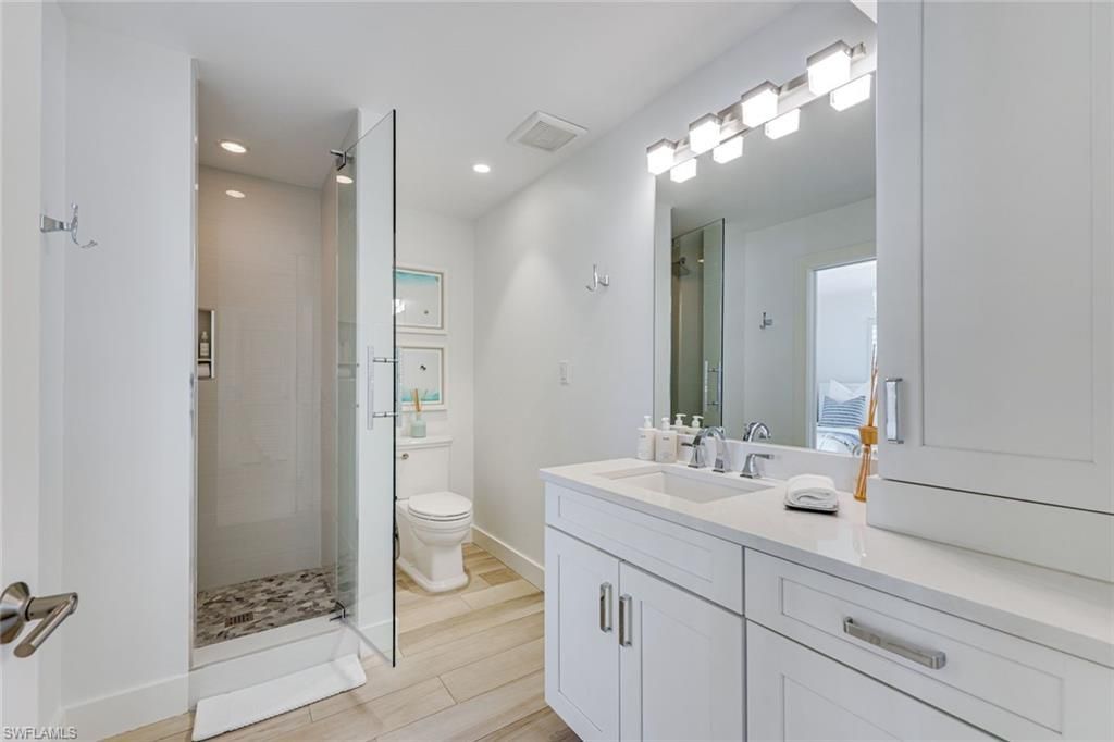 225 5th Ave S, Unit 104, Naples, FL 34102 Photo