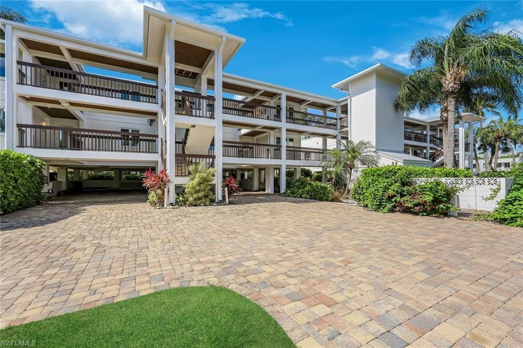 225 5th Ave S, Unit 104, Naples, FL 34102 Photo