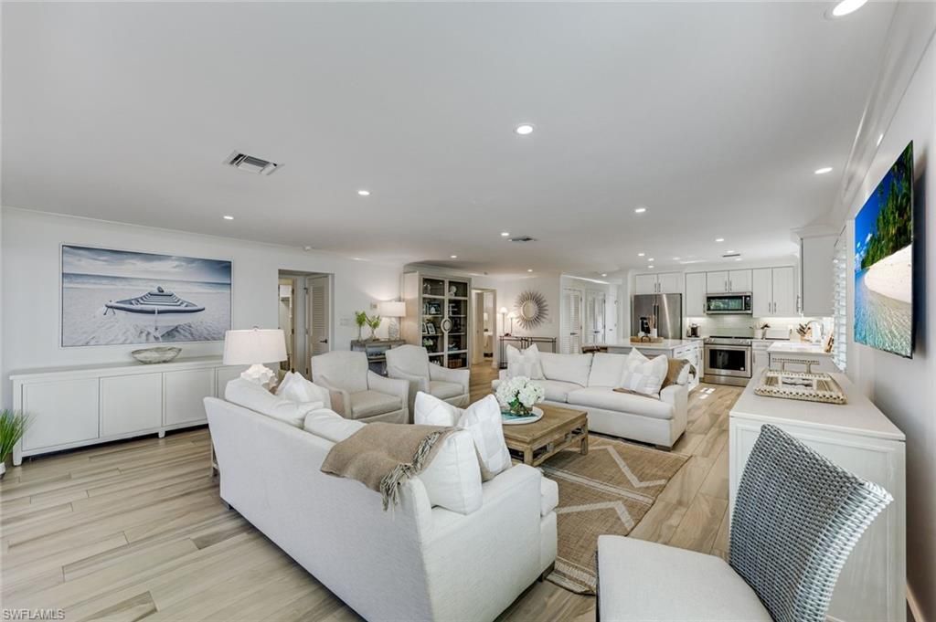 225 5th Ave S, Unit 104, Naples, FL 34102 Photo