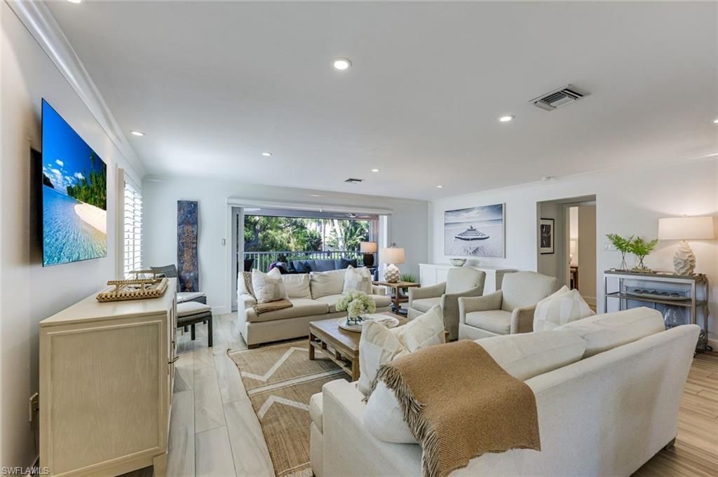 225 5th Ave S, Unit 104, Naples, FL 34102 Photo