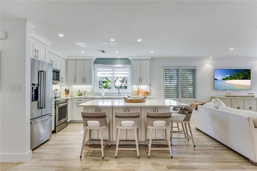 225 5th Ave S, Unit 104, Naples, FL 34102 Photo