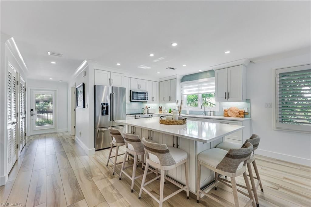 225 5th Ave S, Unit 104, Naples, FL 34102 Photo