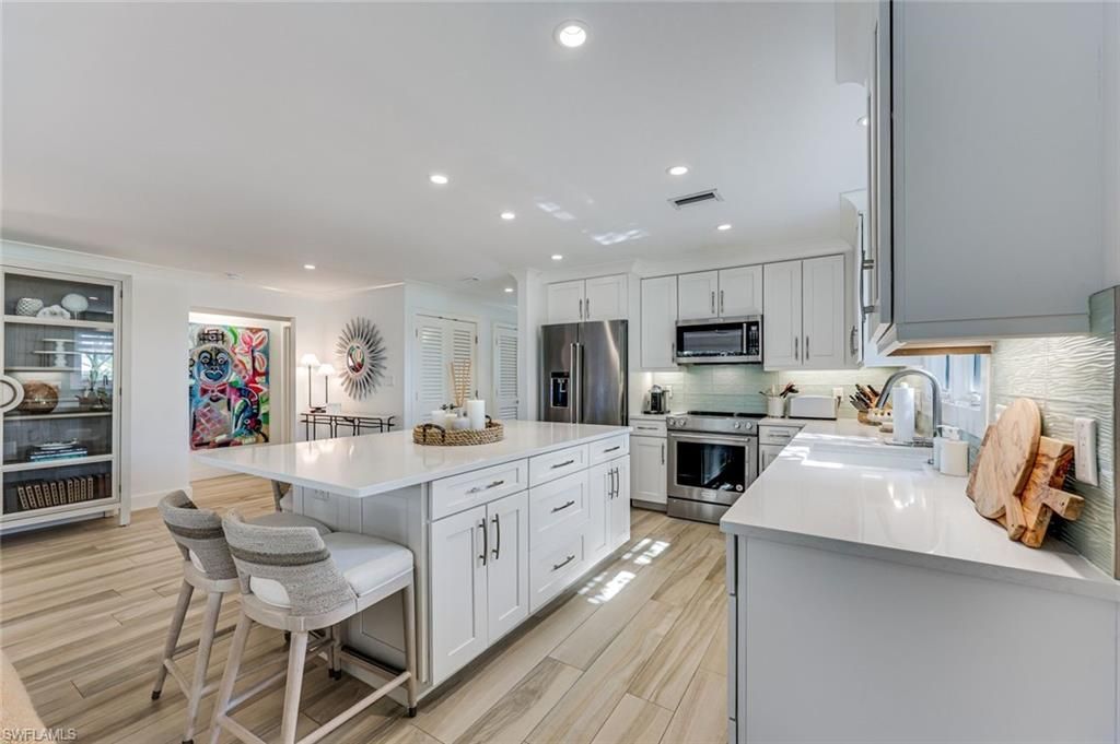 225 5th Ave S, Unit 104, Naples, FL 34102 Photo