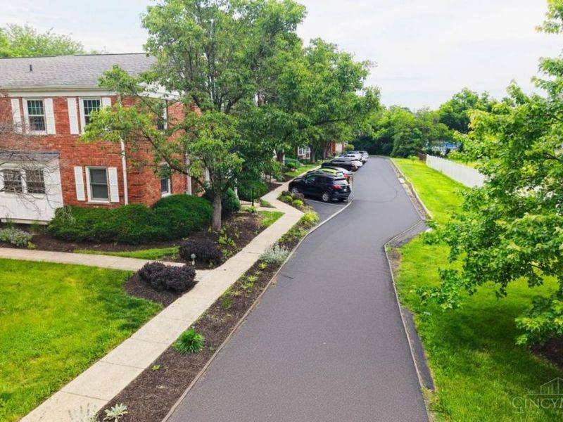 1110 Springfield Pike, Unit 15, Wyoming, OH 45215 Photo 3