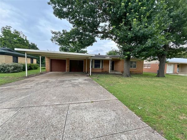 1025 Warden Street , Benbrook, TX 76126