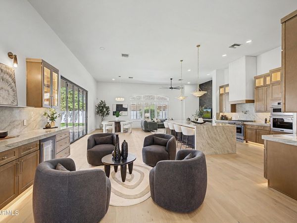700 N DOBSON Road, Unit 11, Chandler, AZ 85224