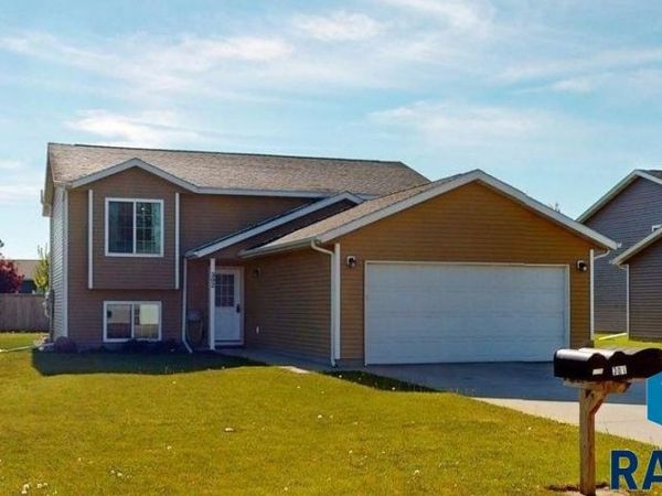 302 Lilac Ave, Aurora, SD 57002