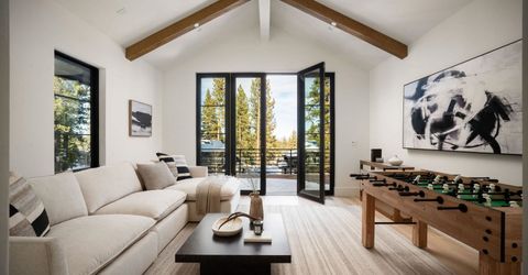 9233 Heartwood Drive, Truckee, CA 96161 Photo