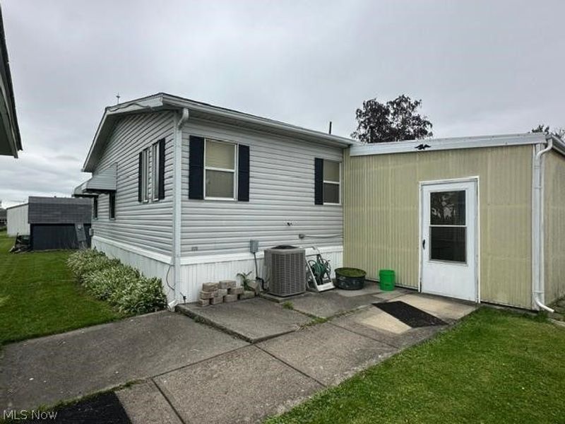 711 Brookside Drive, Wellington, OH 44090 Photo 2