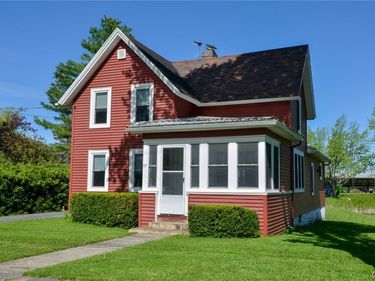 57 Anthony Street, Alexandria Bay, NY 13607