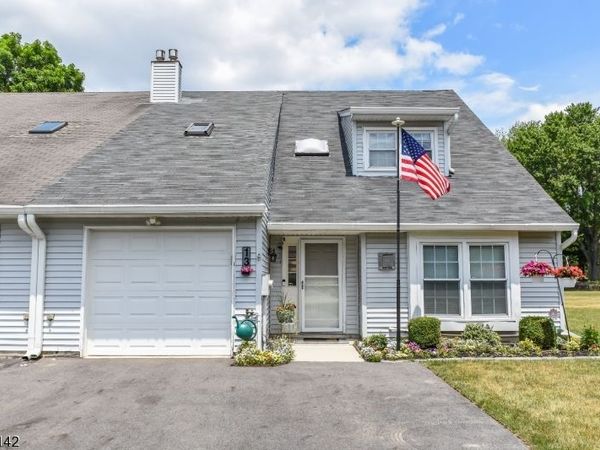 13 Crefeld Ct, Lincoln Park, NJ 07035