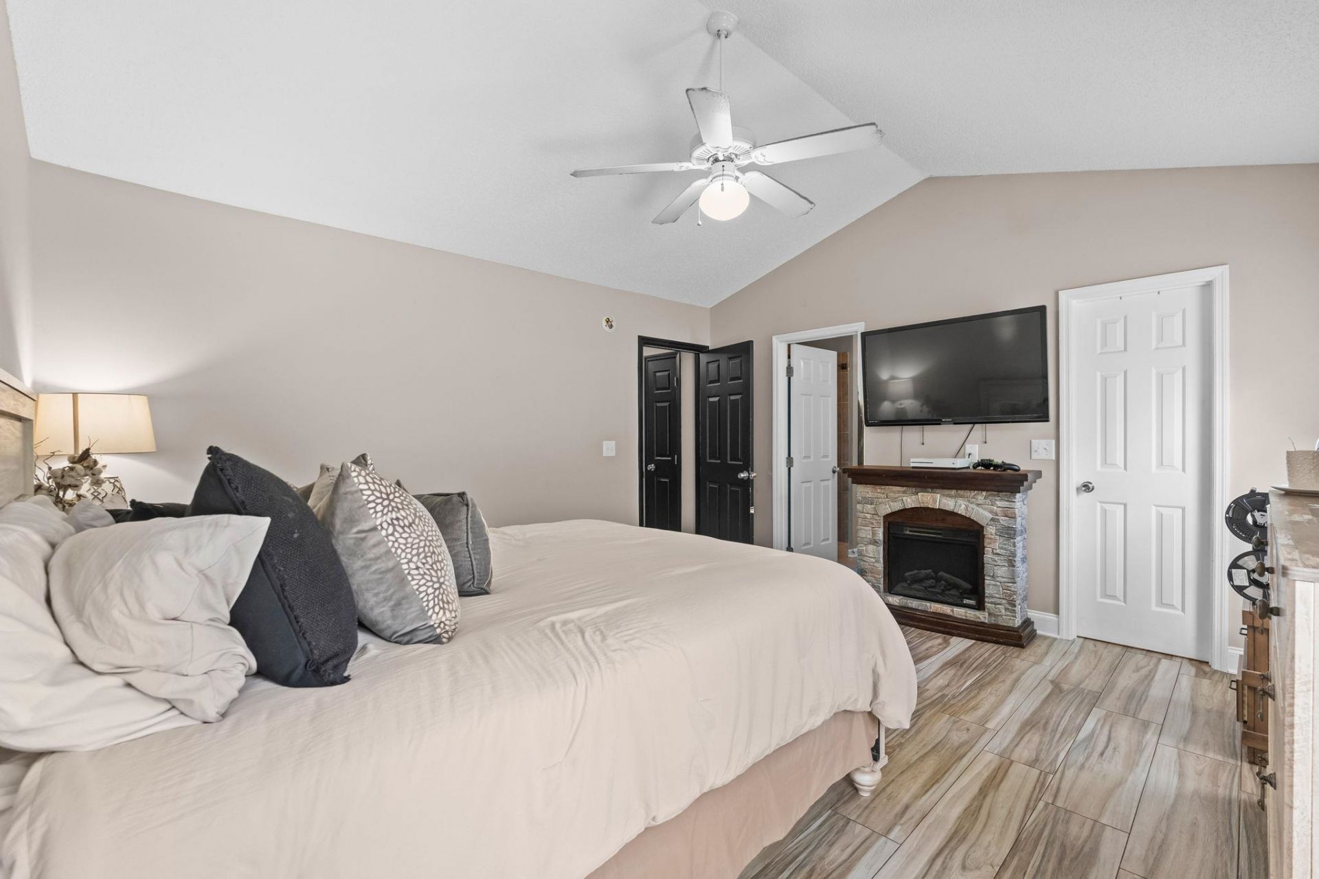 3850 Mallard Way Photo 32