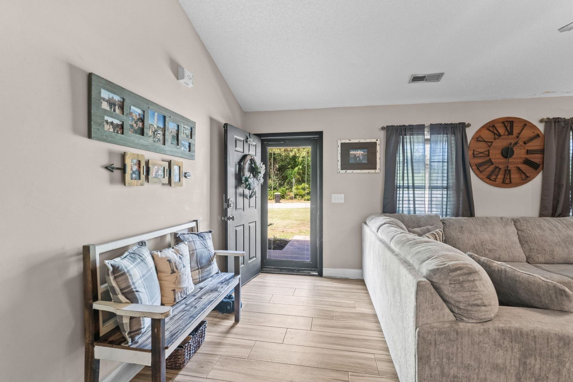 3850 Mallard Way Photo 6