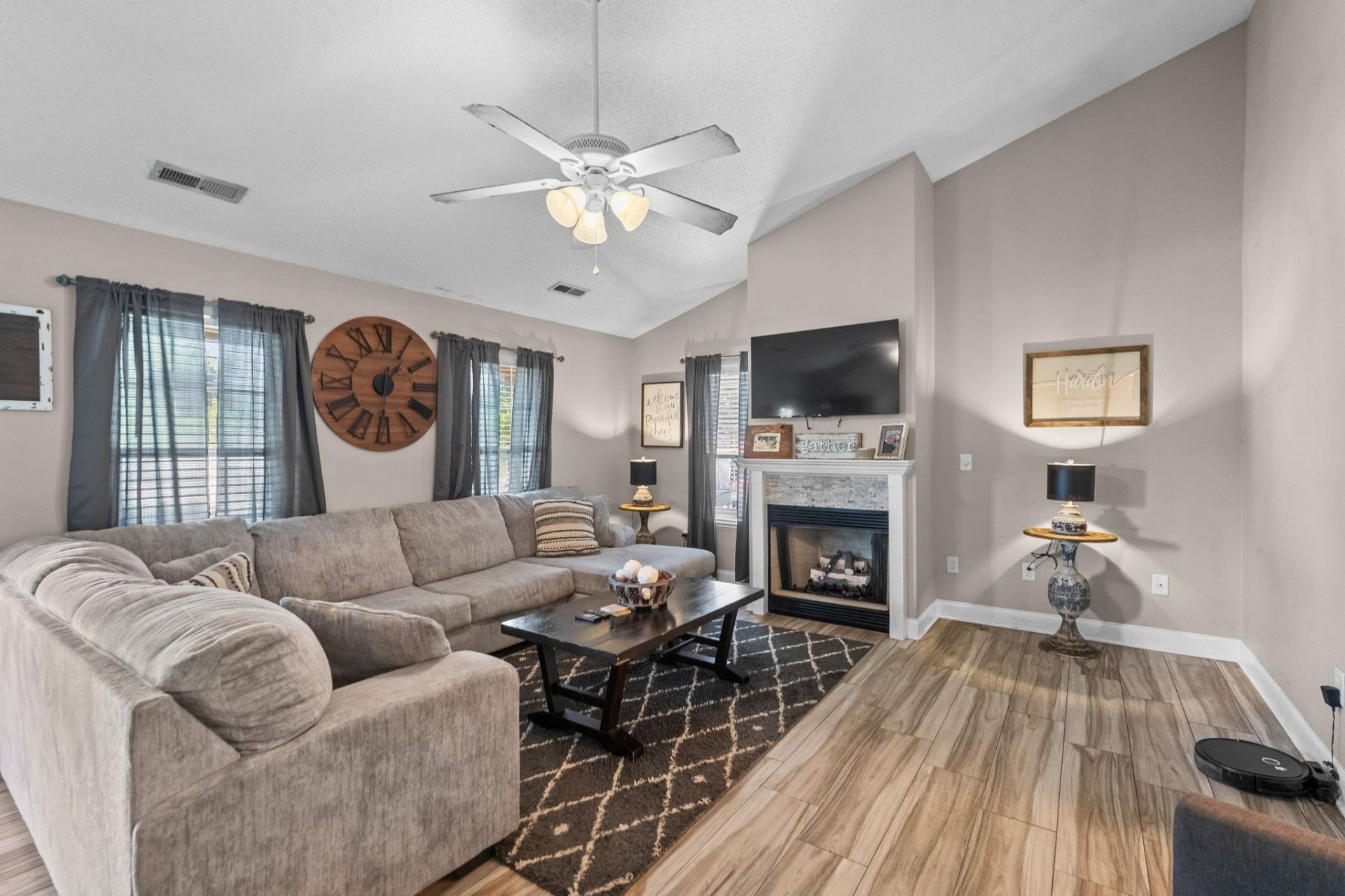3850 Mallard Way Photo 7