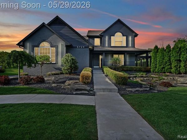 5729 Woodfield Parkway, Grand Blanc Twp, MI 48439