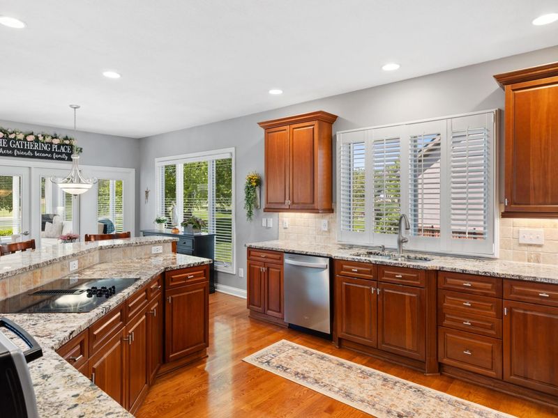 5160 Old Field Court, Westerville, OH 43082 Photo 8
