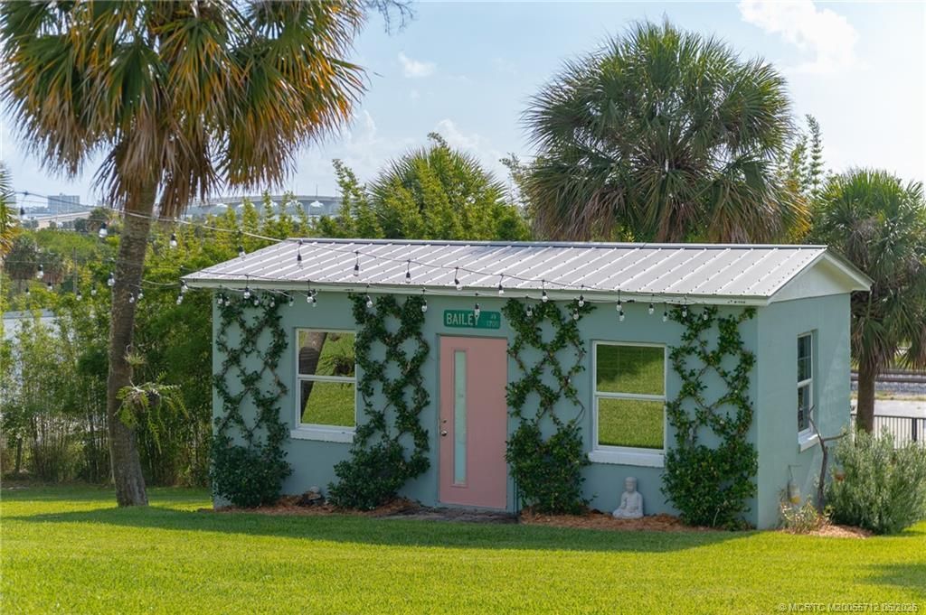 3351 NE Skyline Drive, Jensen Beach, FL 34957 Photo