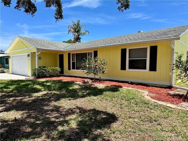 1725 NE Darlich Avenue, Jensen Beach, FL 34957