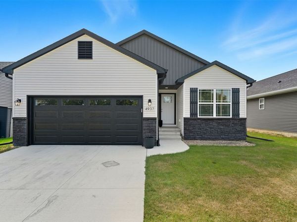 4937 Dostal Court SW, Cedar Rapids, IA 52404