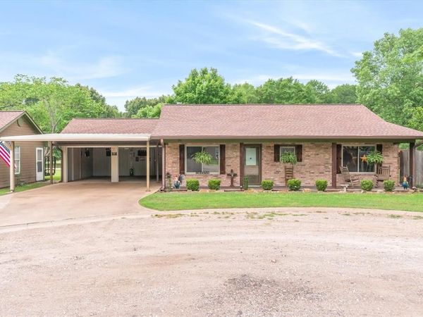 111 Dogwood Place, Van, TX 75790