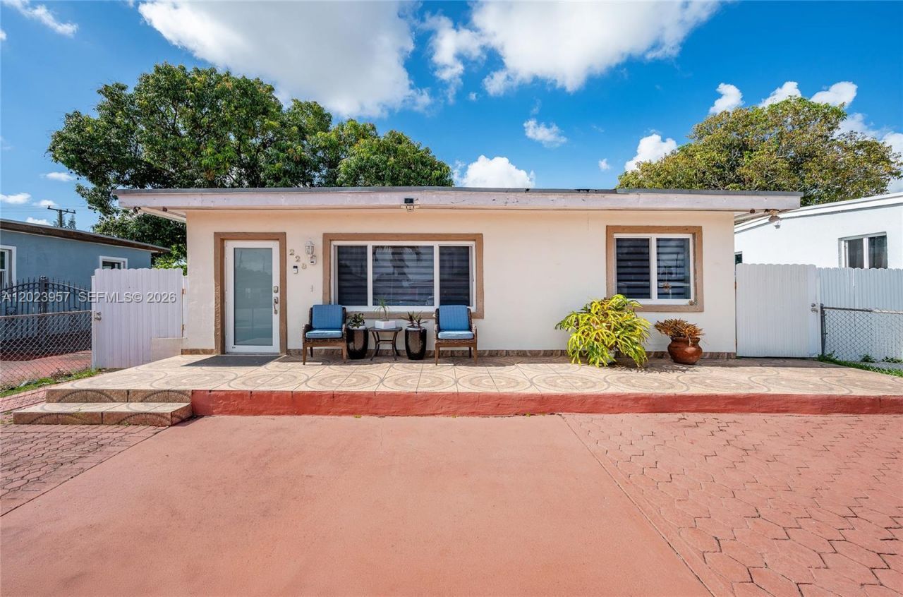 228 W 18th St, Hialeah, FL 33010 Photo