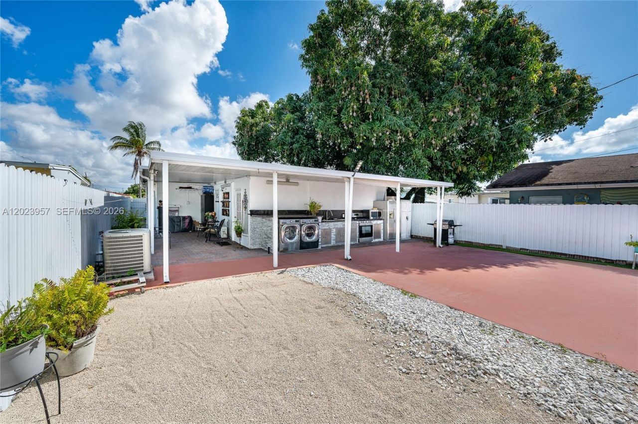 228 W 18th St, Hialeah, FL 33010 Photo