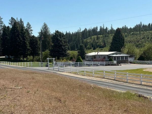 41706 N Elk Camden Rd, Elk, WA 99009