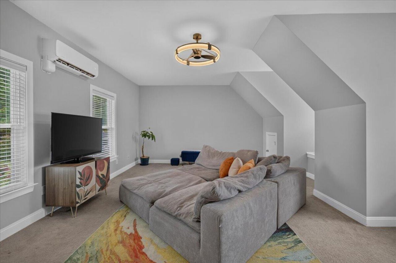 1206 Segar Street Photo 21