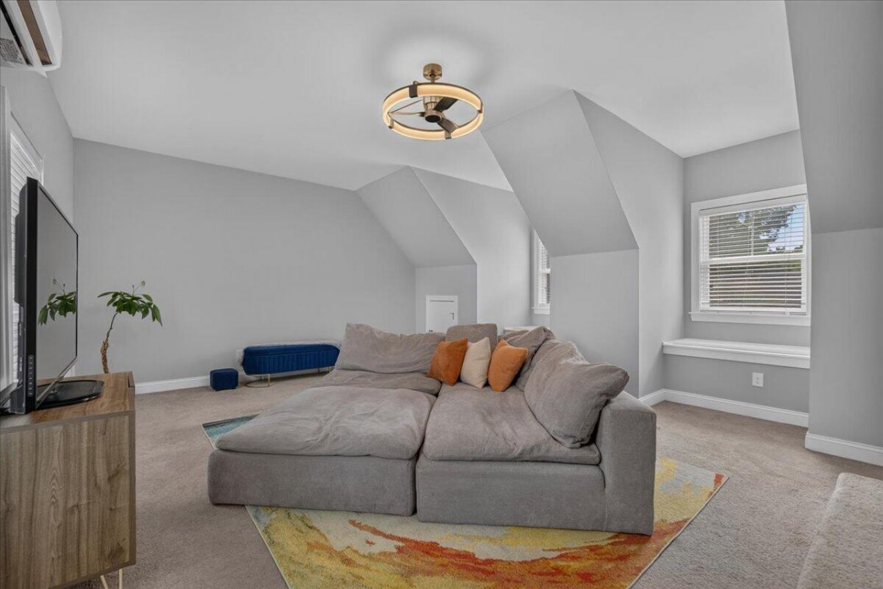 1206 Segar Street Photo 22