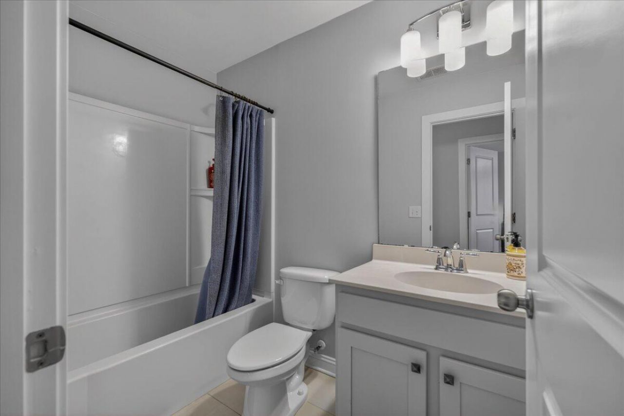 1206 Segar Street Photo 32