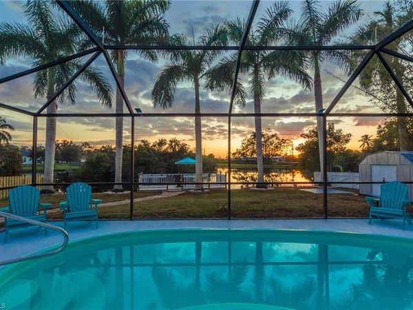 28 Constitution DR, NAPLES, FL 34112
