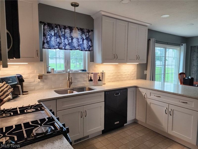 11270 Grand Valley Drive NW, Uniontown, OH 44685 Photo 9