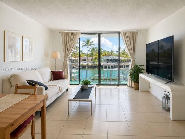2350 NE 135th St , Unit 206, North Miami, FL 33181
