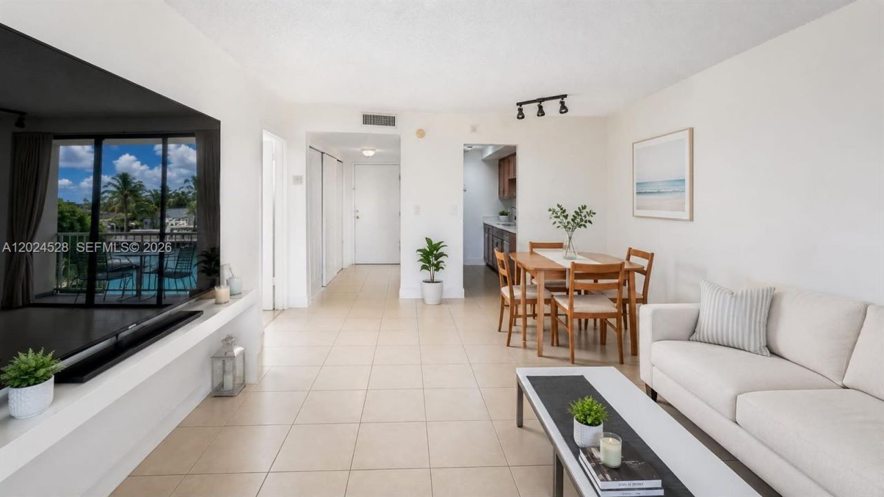 2350 NE 135th St, Unit 206, North Miami, FL 33181 Photo