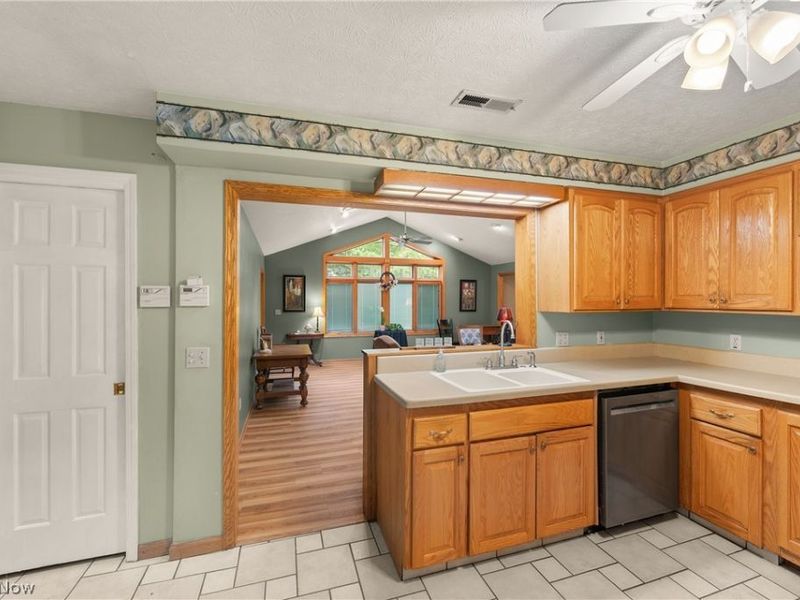 457 Dover Center Road, Bay Village, OH 44140 Photo 14