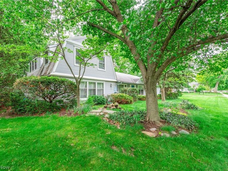 457 Dover Center Road, Bay Village, OH 44140 Photo 2