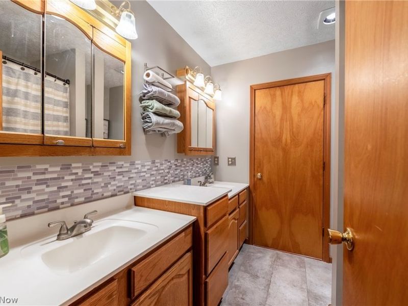 457 Dover Center Road, Bay Village, OH 44140 Photo 24