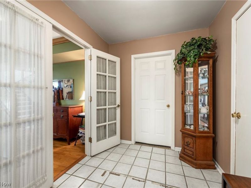 457 Dover Center Road, Bay Village, OH 44140 Photo 6